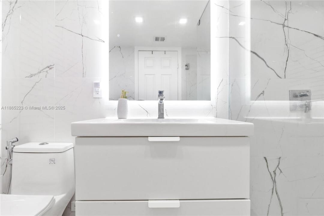 2961 NE 185th St 1617, Aventura, Floryda 33180, USA