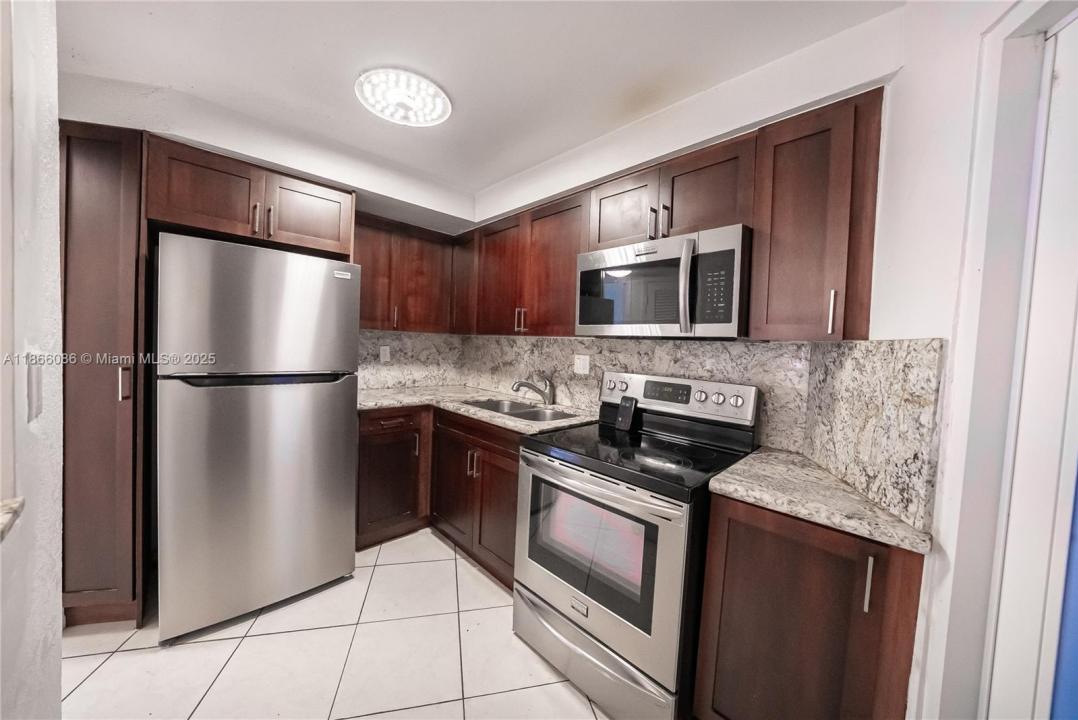 1701 NE Miami Gardens Dr 115, Miami, פלורידה 33179, ארצות הברית של אמריקה