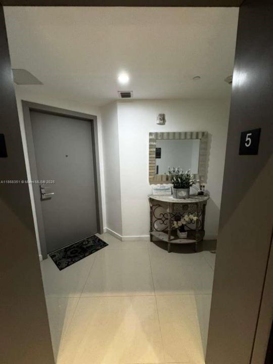 488 NE 18th St 511, Miami, פלורידה 33132, ארצות הברית של אמריקה