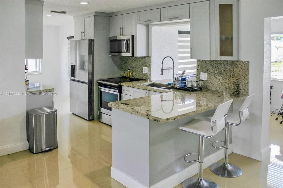 9400 NW 13th St, Pembroke Pines, Florida 33024