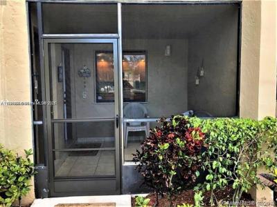 342 Lakeview Dr 102, Weston, Florida 33326, USA