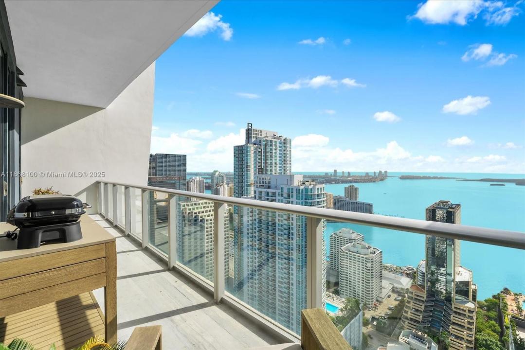 1010 Brickell Ave 4803, Miami, Florida 33131, Estados Unidos