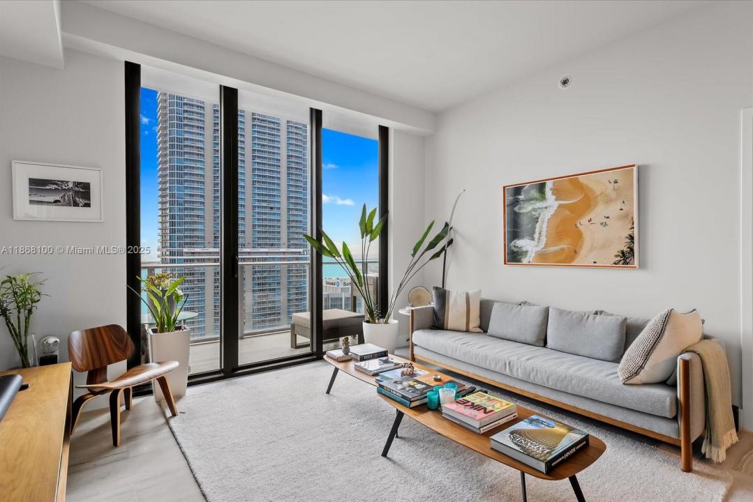 1010 Brickell Ave 4803, Miami, Florida 33131, Estados Unidos