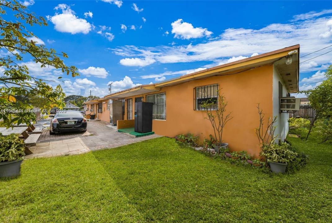 1859 NW 35th St, Miami, Florida 33142