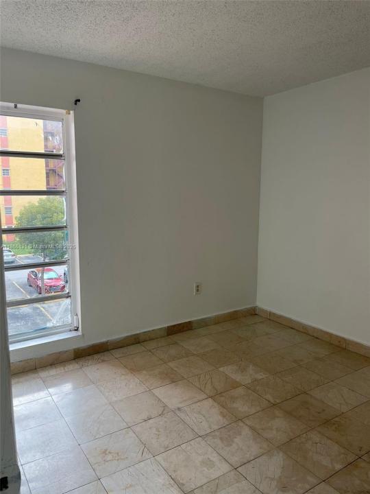 4721 NW 7th St 305-12, Miami, 佛罗里达州 33126, 美国