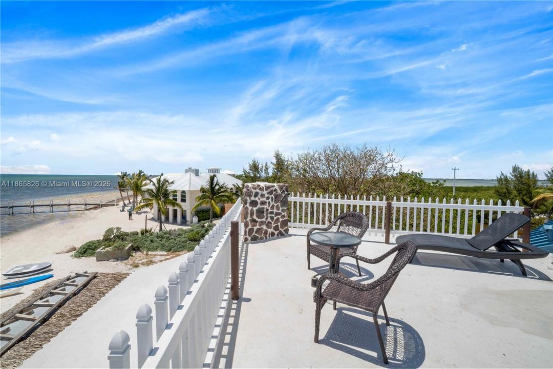 1557 Long Beach Dr, Big Pine, Florida 33043, Stati Uniti