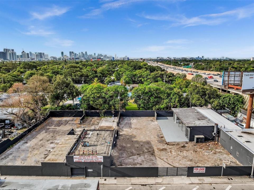 570 NW 54th St, Miami, فلوريدا 33127, الولايات المتحدة