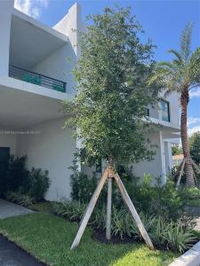 2526 Pierce Street 12, Hollywood, Florida 33020, USA
