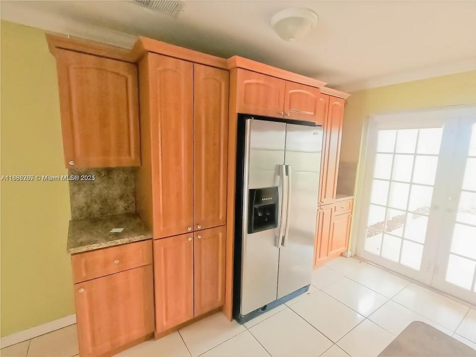 1790 W 58th St 6, Hialeah, Florida 33012, Estados Unidos