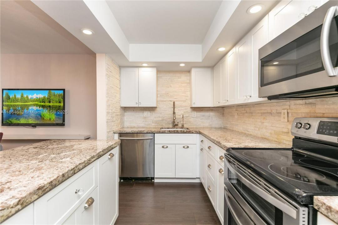 20291 NE 30th Ave PH-10, Aventura, Floryda 33180, USA