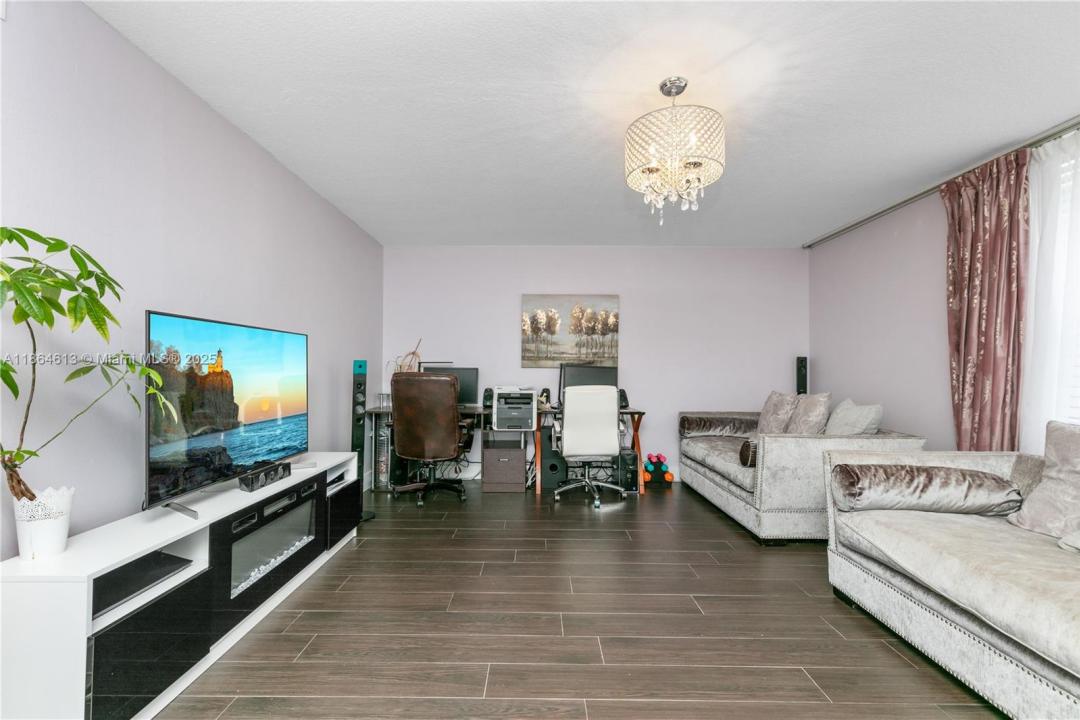 20291 NE 30th Ave PH-10, Aventura, Floryda 33180, USA