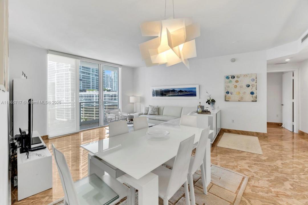 901 Brickell Key Blvd 1409, Miami, Florida 33131, Stati Uniti