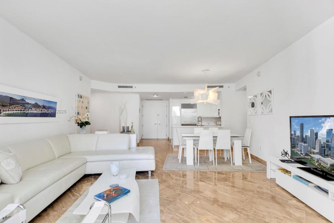 901 Brickell Key Blvd 1409, Miami, Florida 33131, Stati Uniti