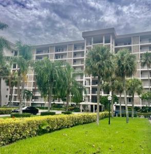 3200 N Palm Aire Dr 507, Pompano Beach, Florida 33069, USA