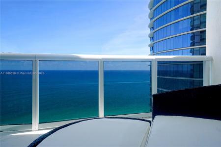 15811 Collins Ave 2606, Sunny Isles Beach, Florida 33160, USA