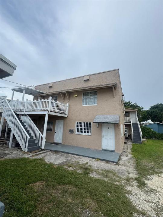 2844 NW 22nd Ct, Miami, Florida 33142, USA