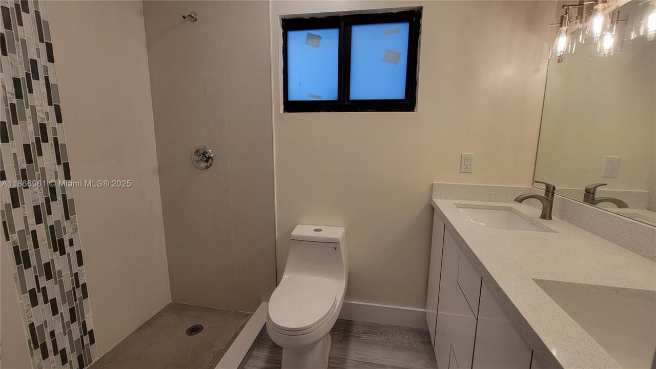 1296 NE 146th St A, Miami, Floryda 33161, USA