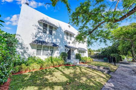 893 NE 81st St, Miami, Florida 33138, USA