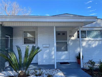 814 S MADISON, Other City - In The State Of Florida, Florida 32505, USA