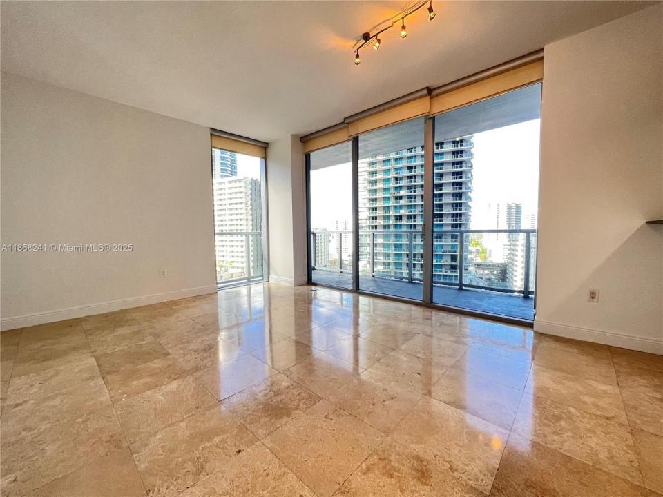 1050 Brickell Ave 1514, Miami, Flórida 33131, Estados Unidos