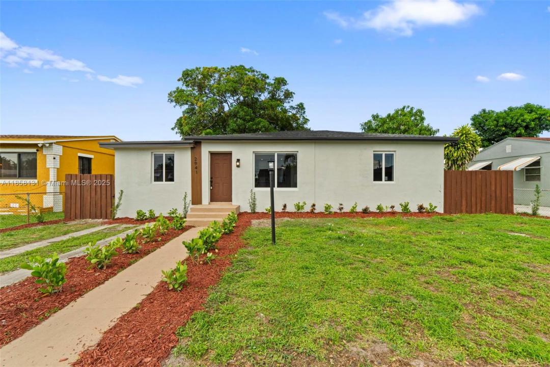 2941 NW 69th Ter, Miami, Floryda 33147, USA