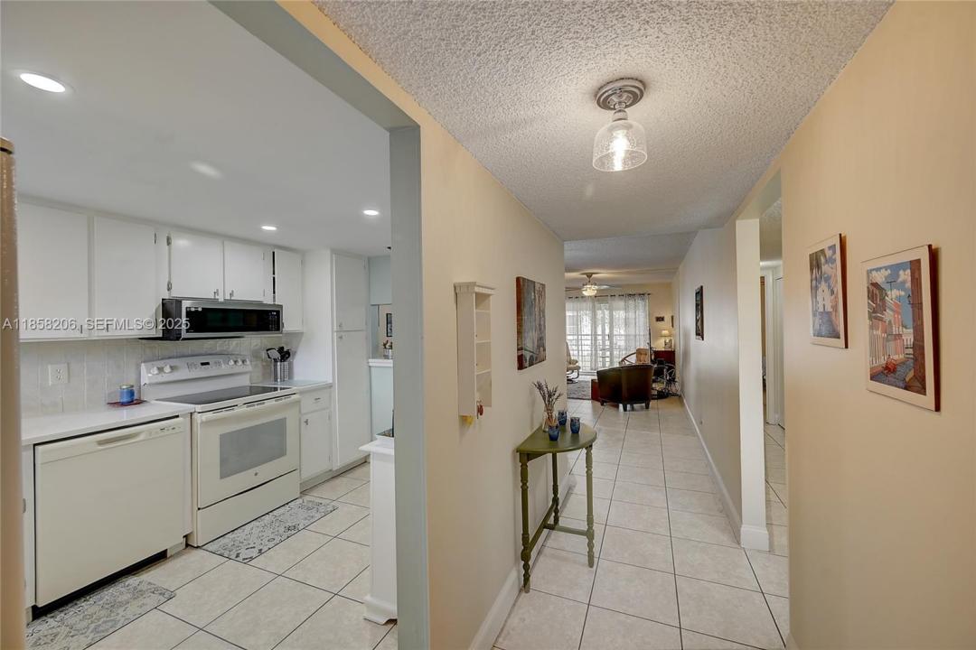 3186 Via Poinciana 203, Lake Worth, 플로리다 33467, 미국