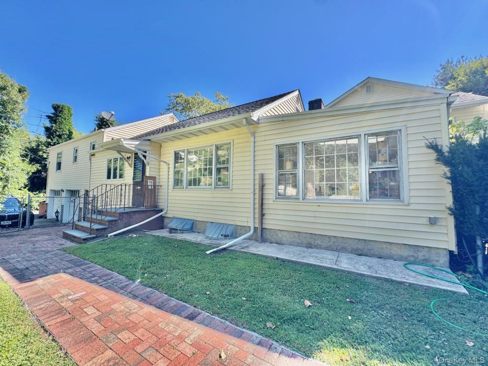 329 Deer Park Road, Huntington, New York 11746, USA