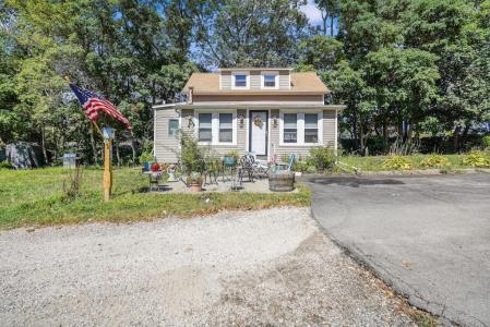185 Stafford Road, Tiverton, Rhode Island 02878, USA
