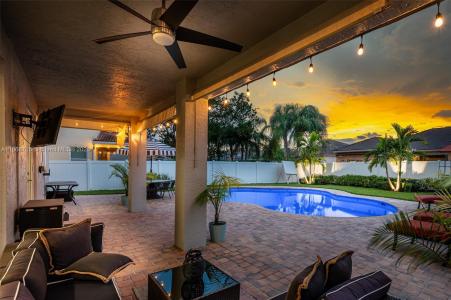 1127 Hidden Valley Way, Weston, Florida 33327, USA
