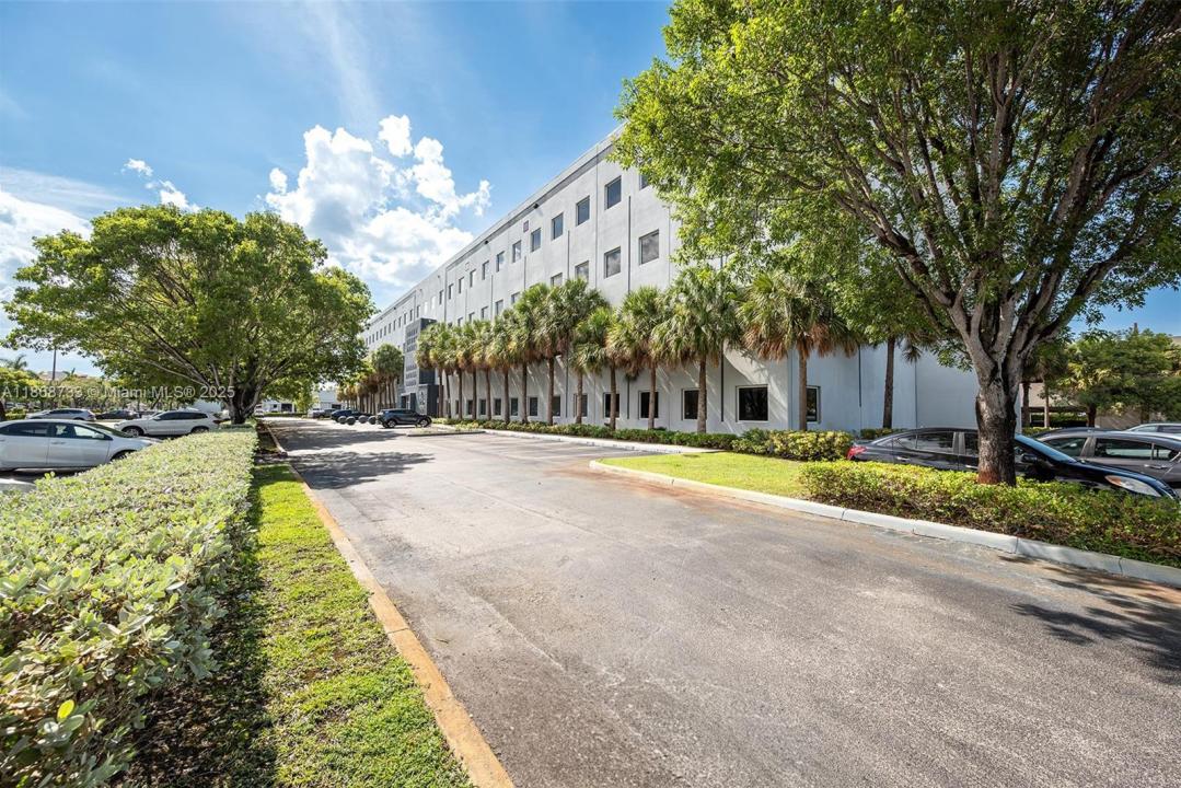 7791 NW 46th St 427 & 428, Doral, Флорида 33166, Соединенные Штаты