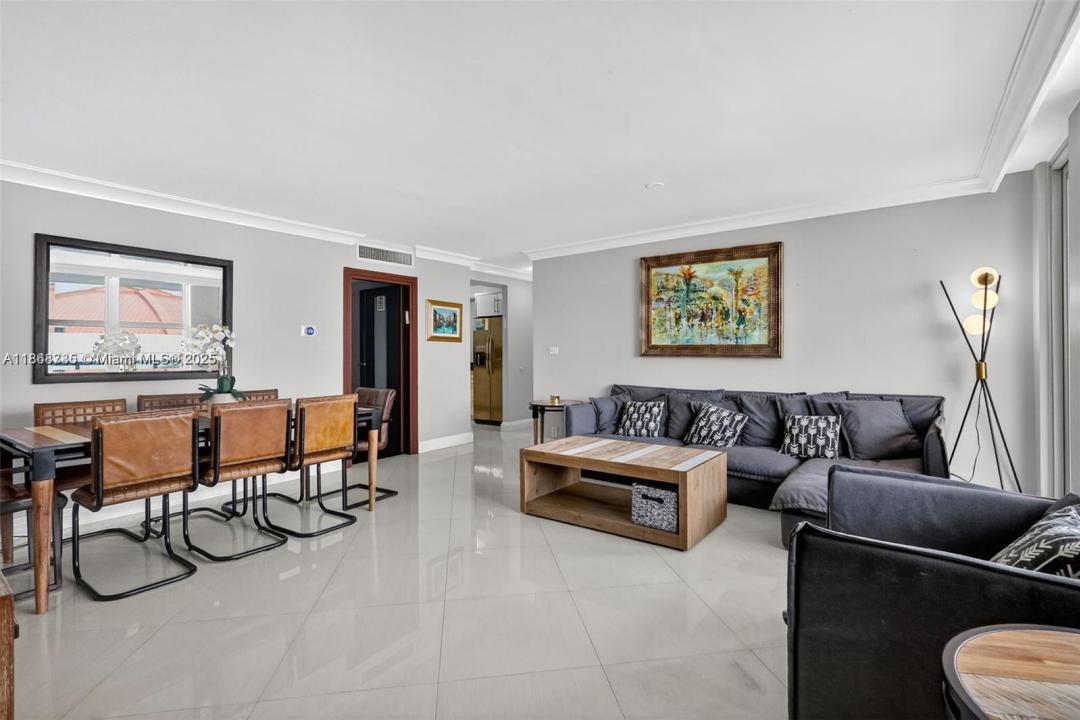 9511 Collins Ave 410, Surfside, Florida 33154, HOA KỲ