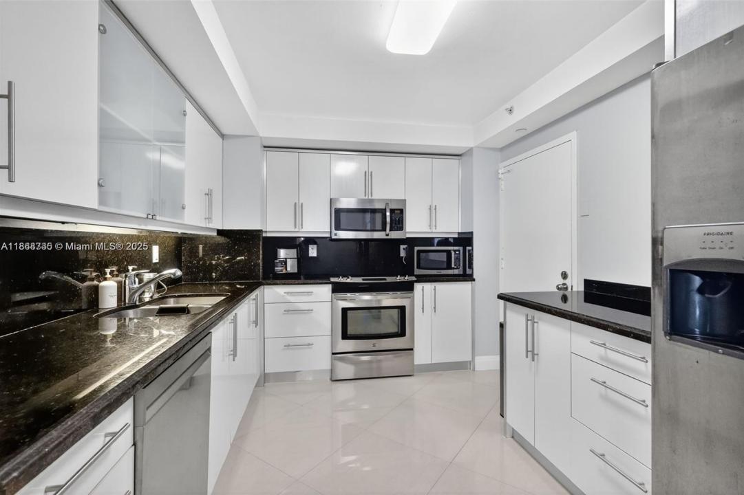 9511 Collins Ave 410, Surfside, Florida 33154, HOA KỲ