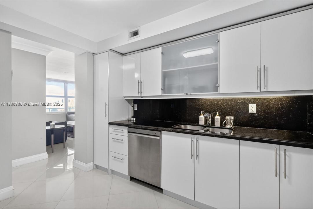 9511 Collins Ave 410, Surfside, Florida 33154, HOA KỲ