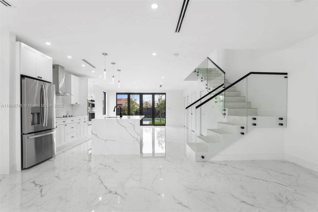 3430 SW 2nd St, Miami, 佛羅里達州 33135, 美國