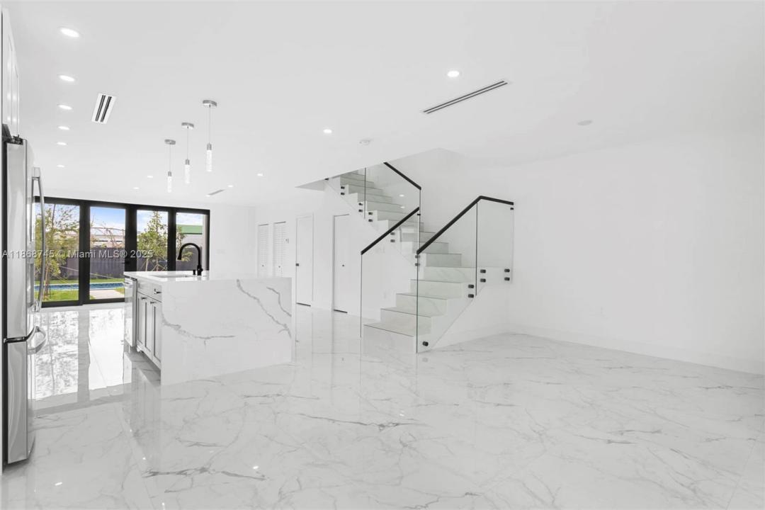 3430 SW 2nd St, Miami, 佛羅里達州 33135, 美國