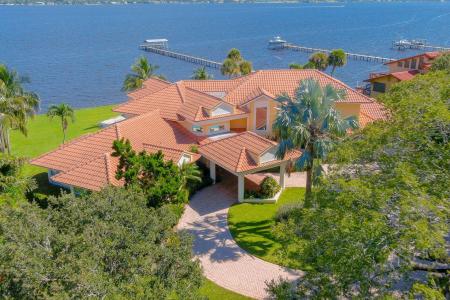 901 SE Riverside Drive, Stuart, Florida 34994