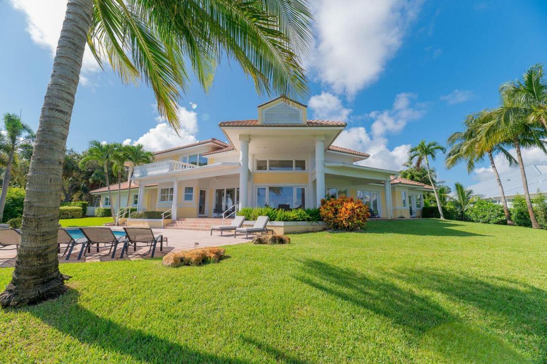 901 SE Riverside Drive, Stuart, Florida 34994