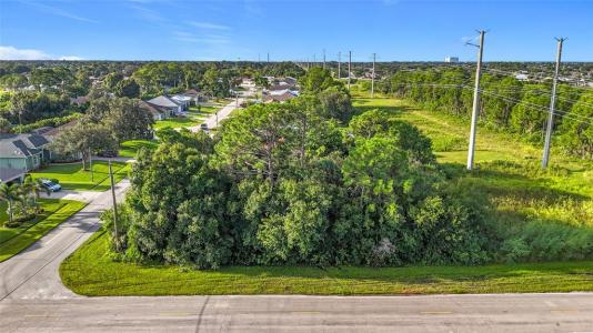 2192 SW Del Rio Blvd, Port St Lucie, Florida 34953