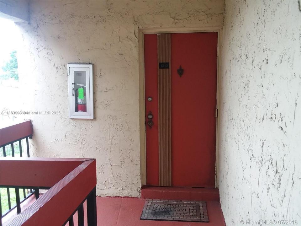 8500 SW 149 AV 1213, Kendall, Florida 33193