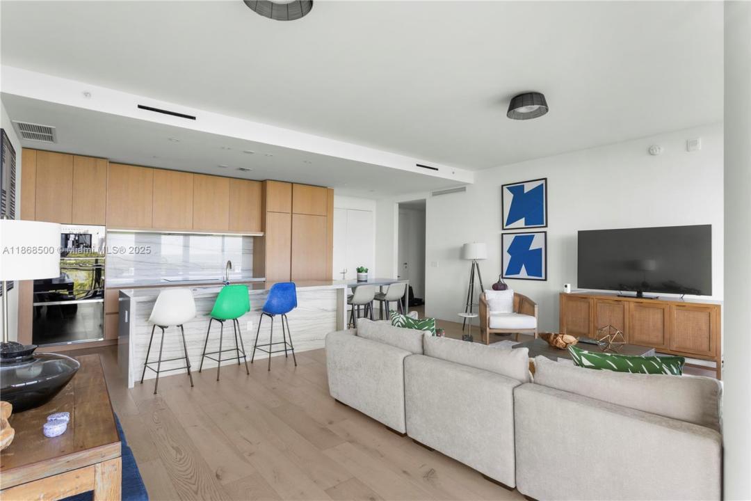 8701 Collins Ave 604, Miami Beach, Florida 33154, HOA KỲ