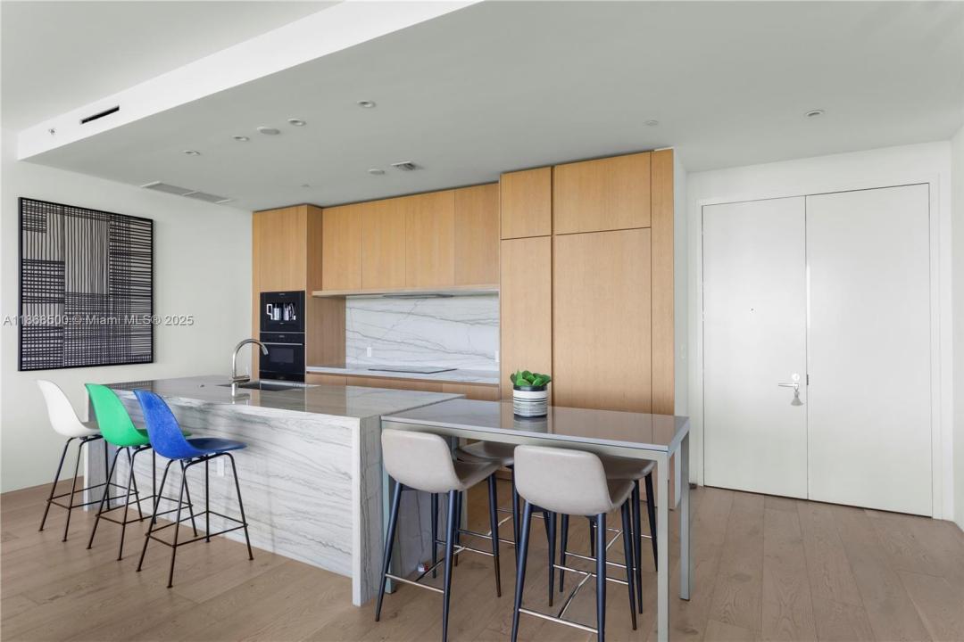 8701 Collins Ave 604, Miami Beach, Florida 33154, HOA KỲ