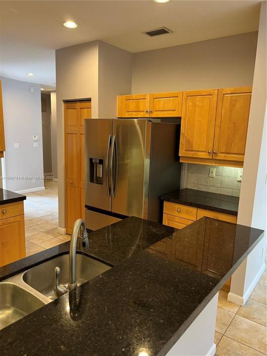 15827 SW 12th St, Pembroke Pines, Флорида 33027, Соединенные Штаты