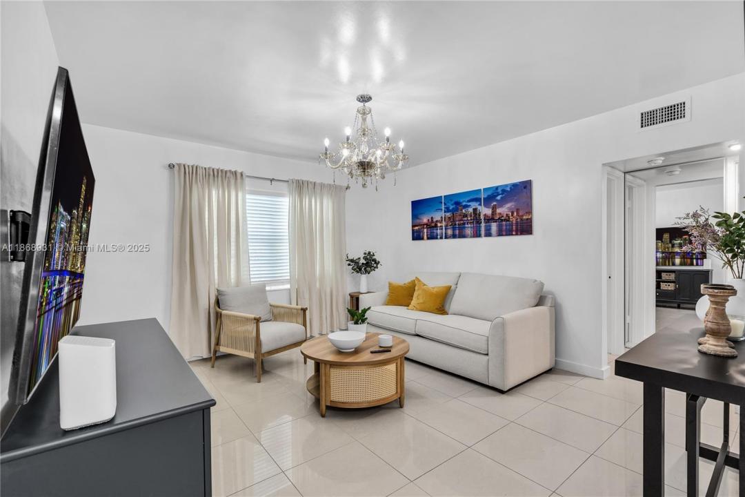 3 Navarre Ave 1, Coral Gables, Florida 33134, USA