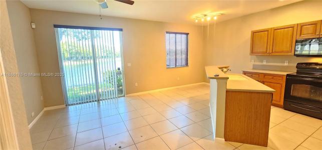2014 Marsh Harbor Dr, Riviera Beach, Florida 33404, USA