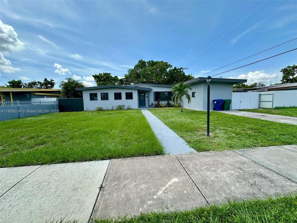 860 NW 171st St, Miami Gardens, Florida 33169