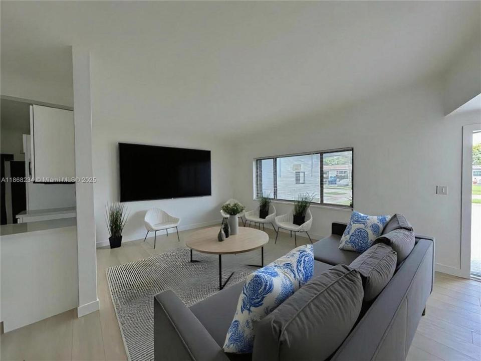 860 NW 171st St, Miami Gardens, Florida 33169