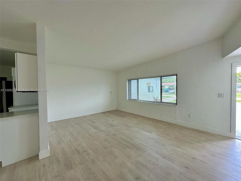 860 NW 171st St, Miami Gardens, Florida 33169