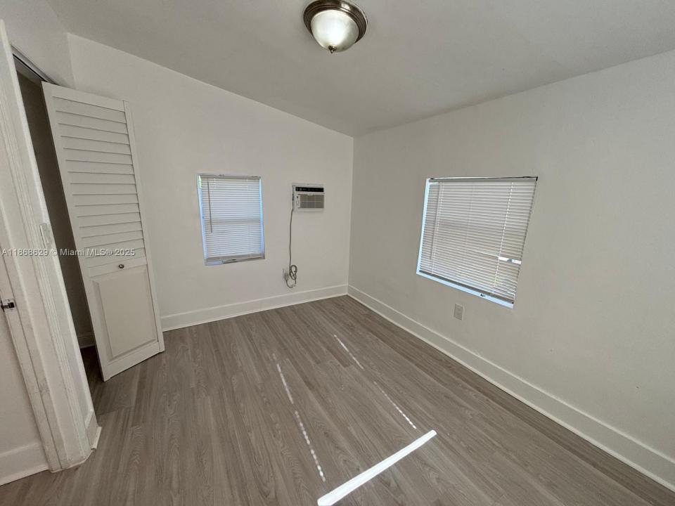 344 NW 53rd St, Miami, פלורידה 33127, ארצות הברית של אמריקה 