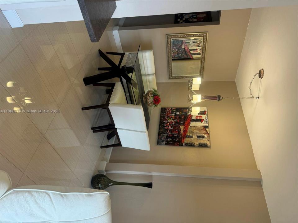 900 SW 11th Ave 8C, Hallandale Beach, Florida 33009
