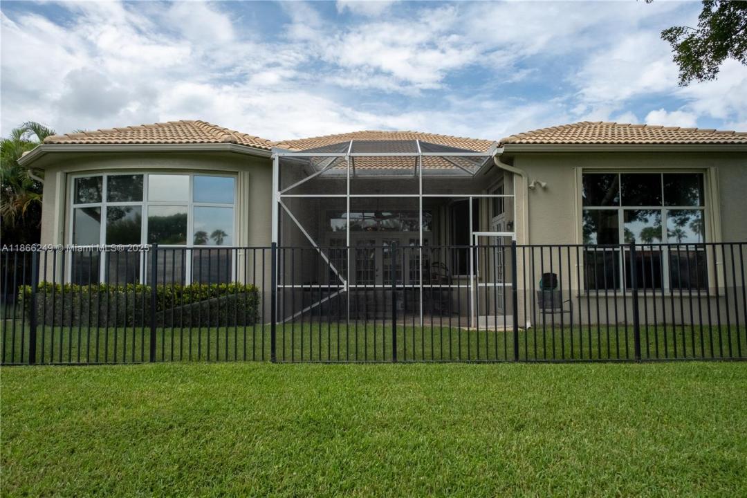 9350 W Via Classico  W, Wellington, Floryda 33411, USA